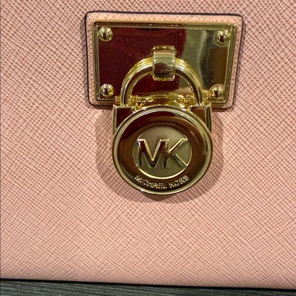 Michael Kors Blush Wallet with Gold Hardware - Picture 2 of 7